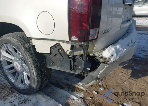 2012 Cadillac Escalade Premium z USA, uszkodzony, nr VIN 1GYS4CEF4CR268460